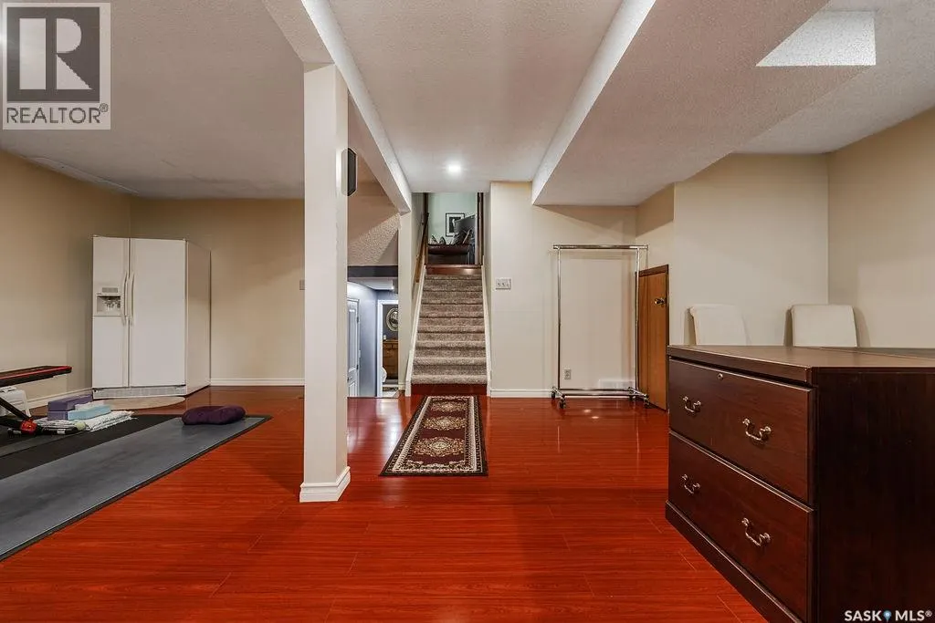 222 Gathercole CRESCENT