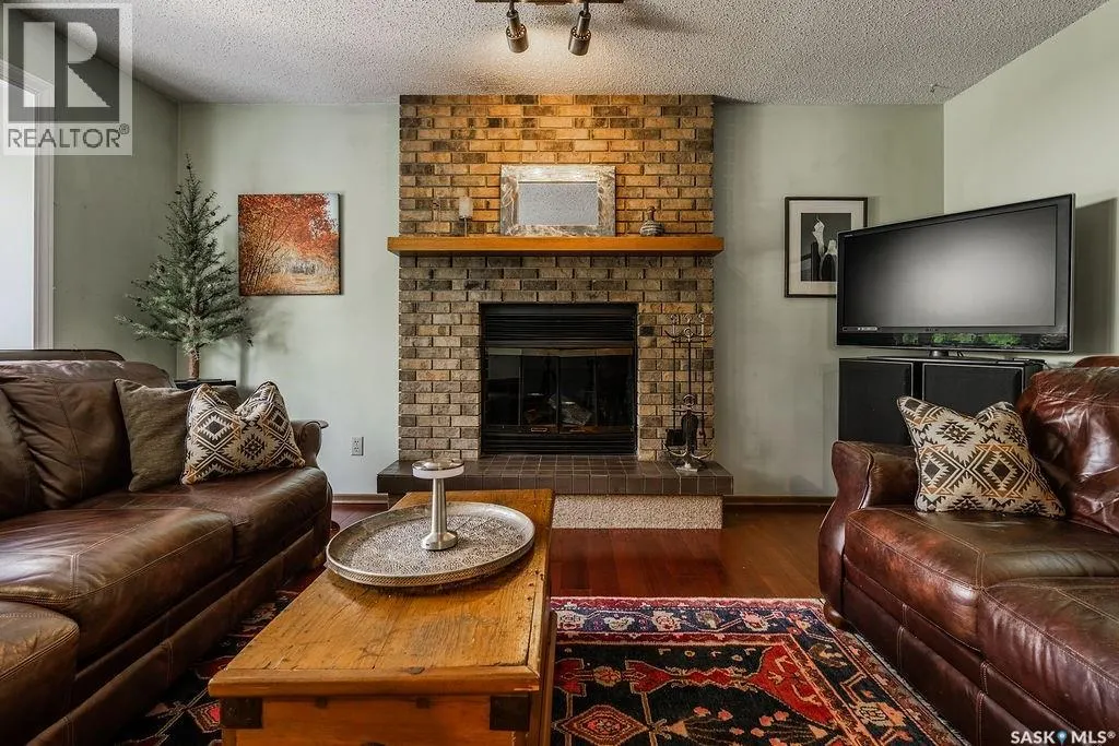 222 Gathercole CRESCENT