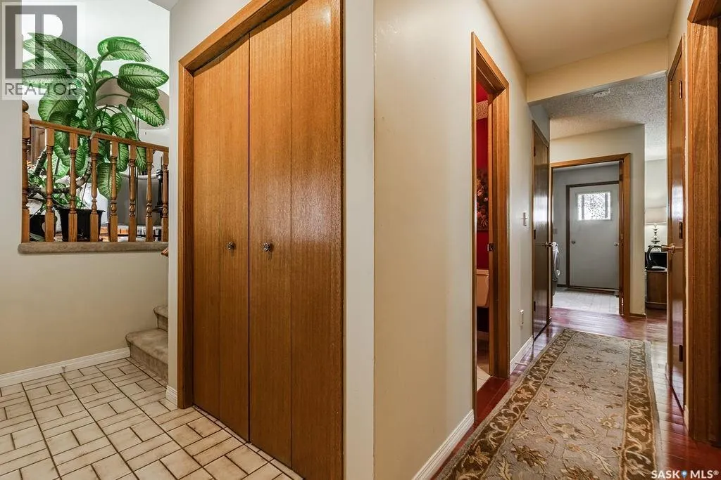 222 Gathercole CRESCENT