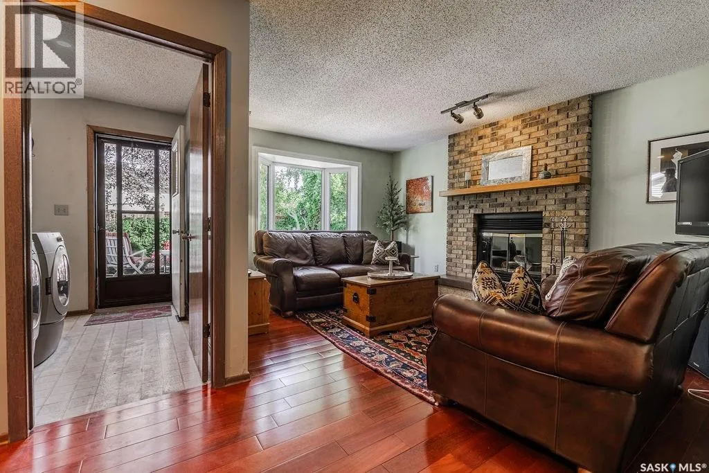 222 Gathercole CRESCENT