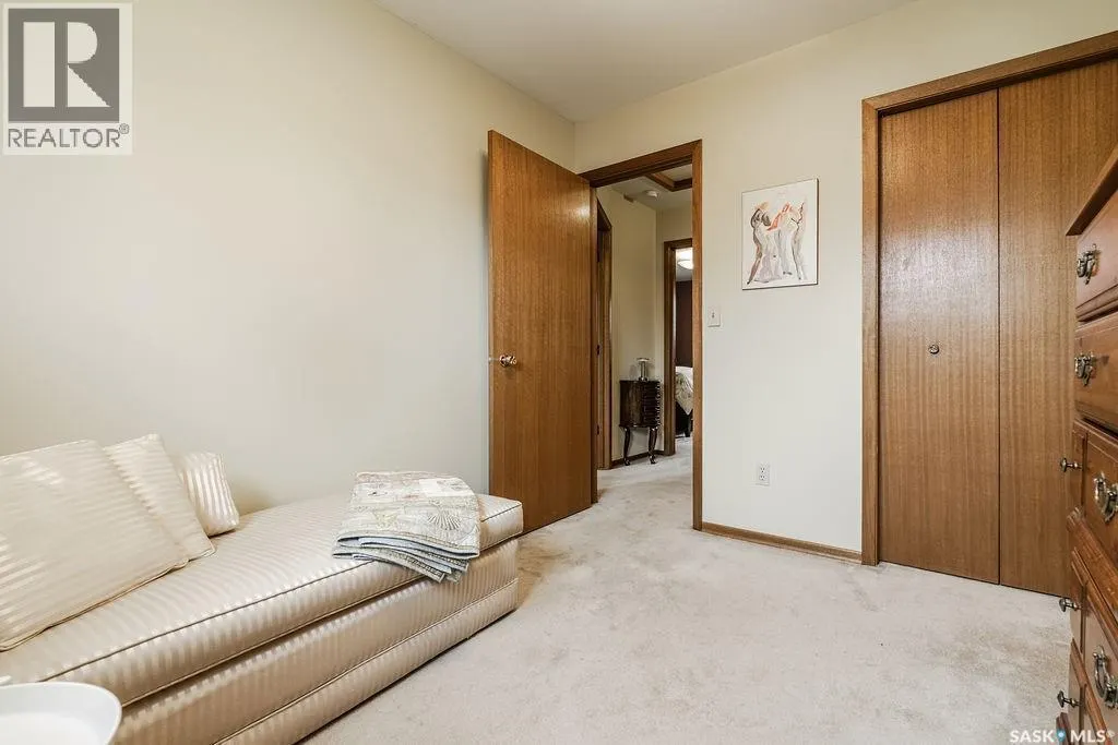 222 Gathercole CRESCENT
