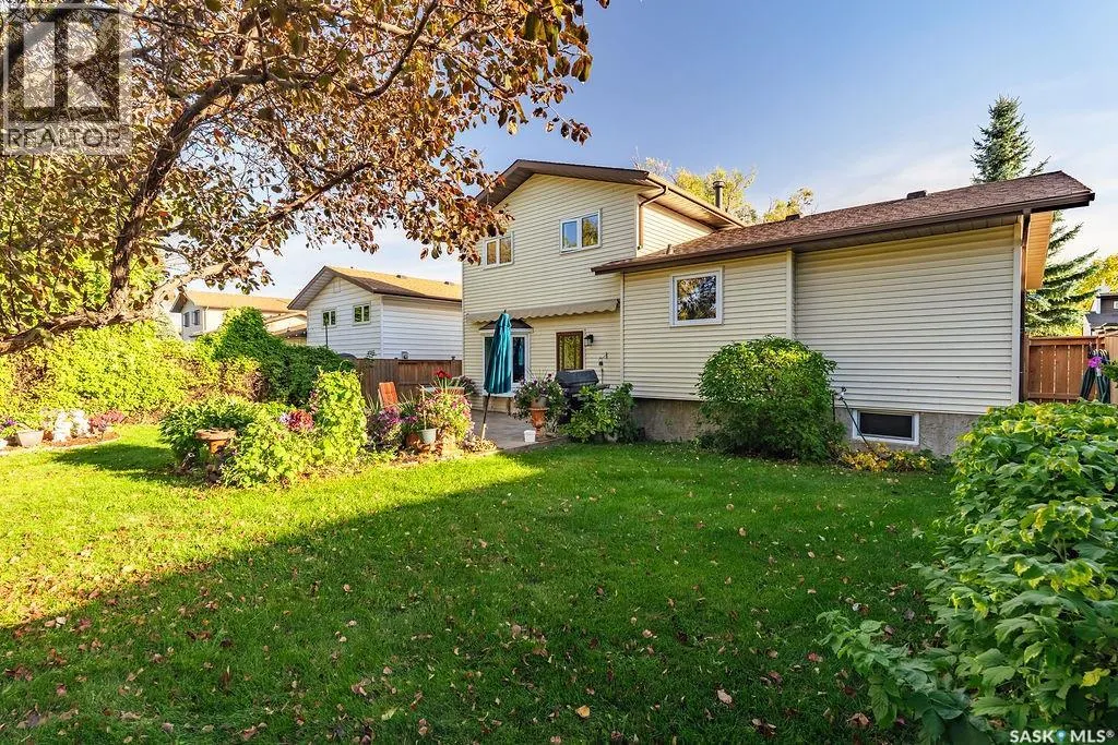 222 Gathercole CRESCENT