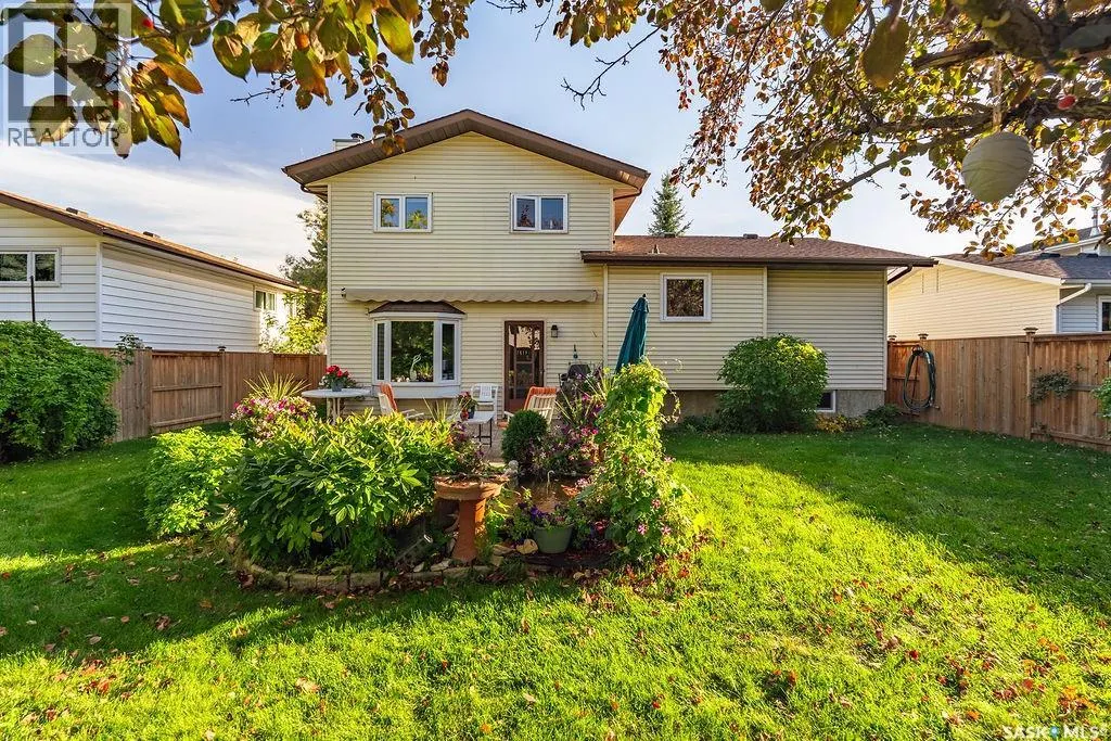222 Gathercole CRESCENT