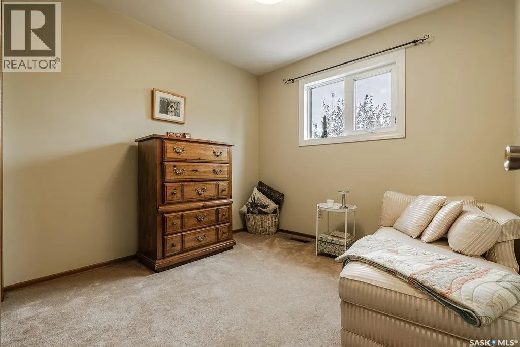 222 Gathercole CRESCENT