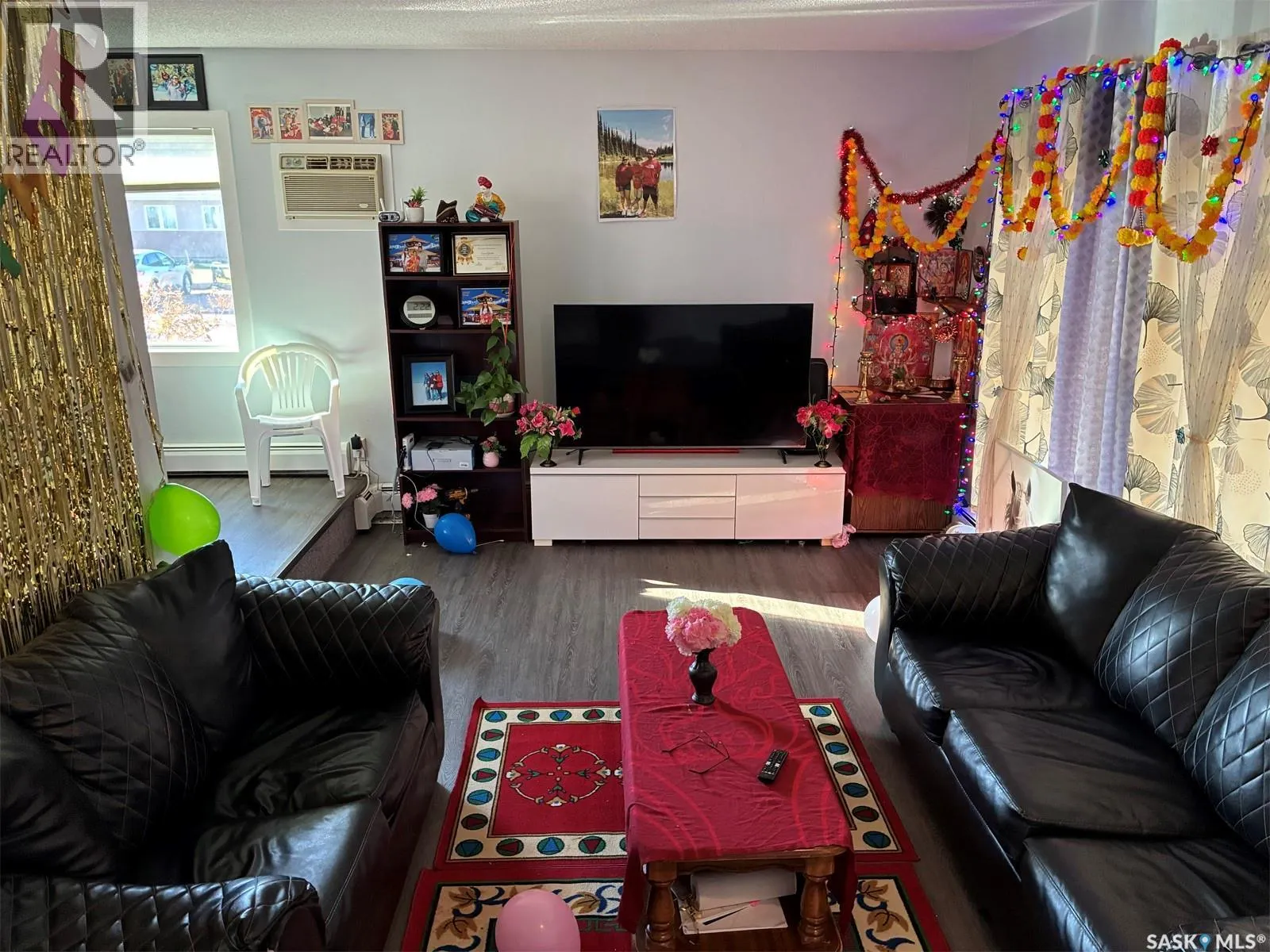 302 2nd STREET W