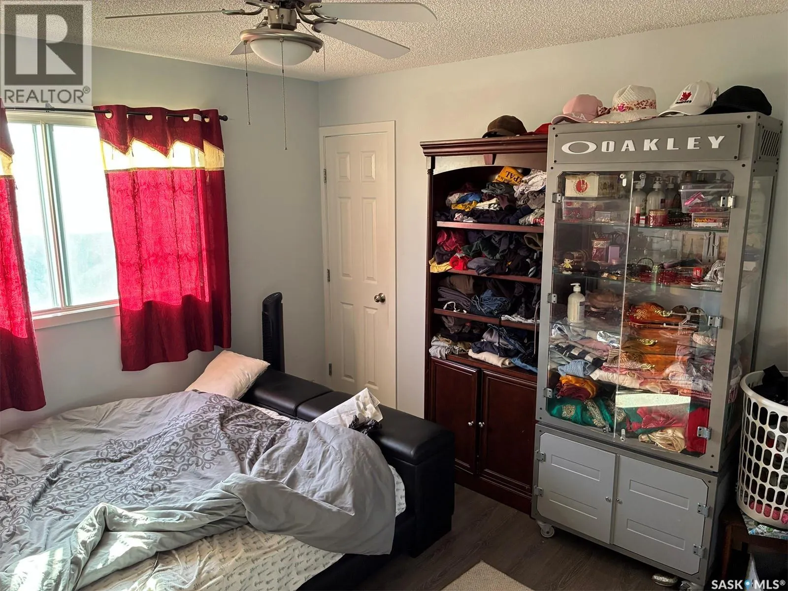 302 2nd STREET W