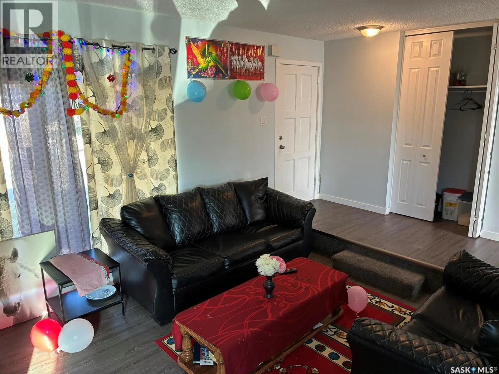302 2nd STREET W