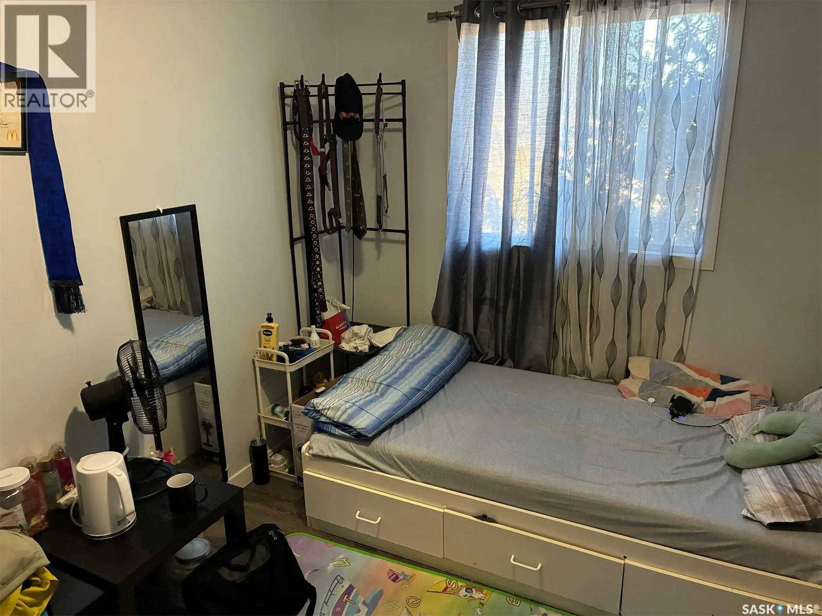 302 2nd STREET W