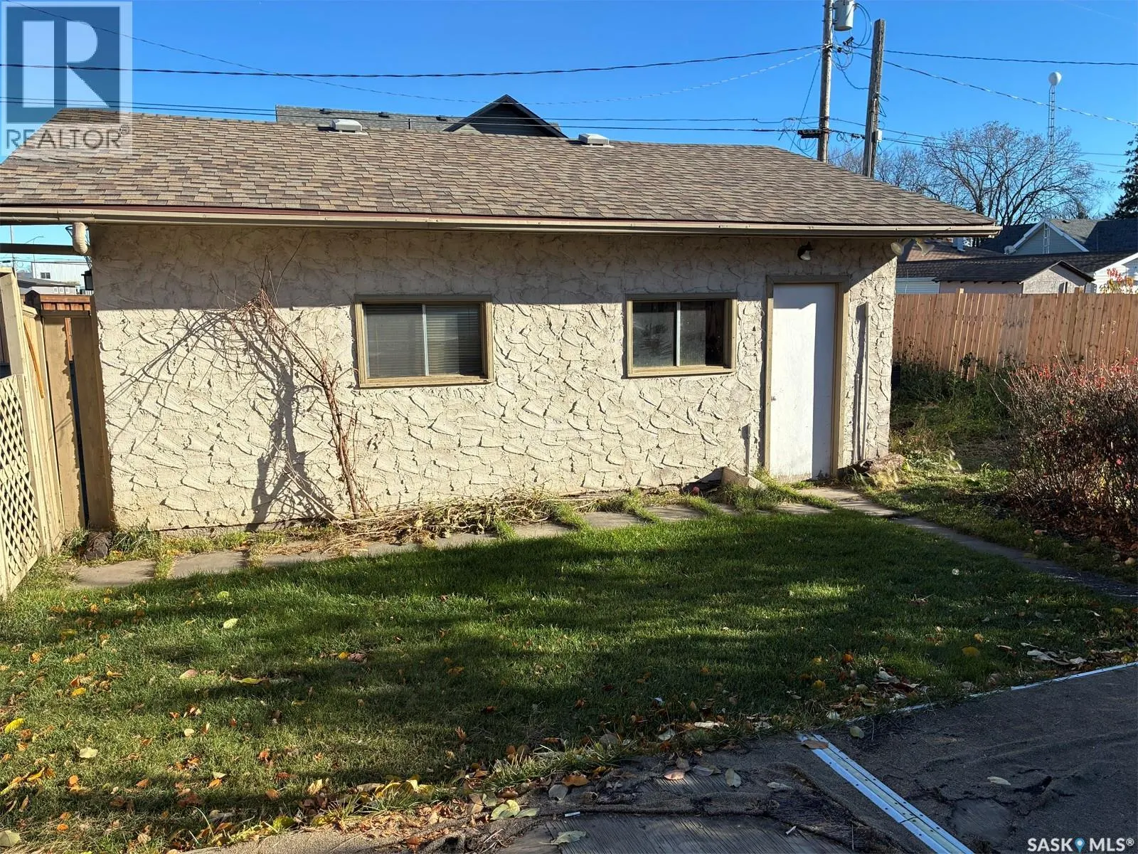 302 2nd STREET W