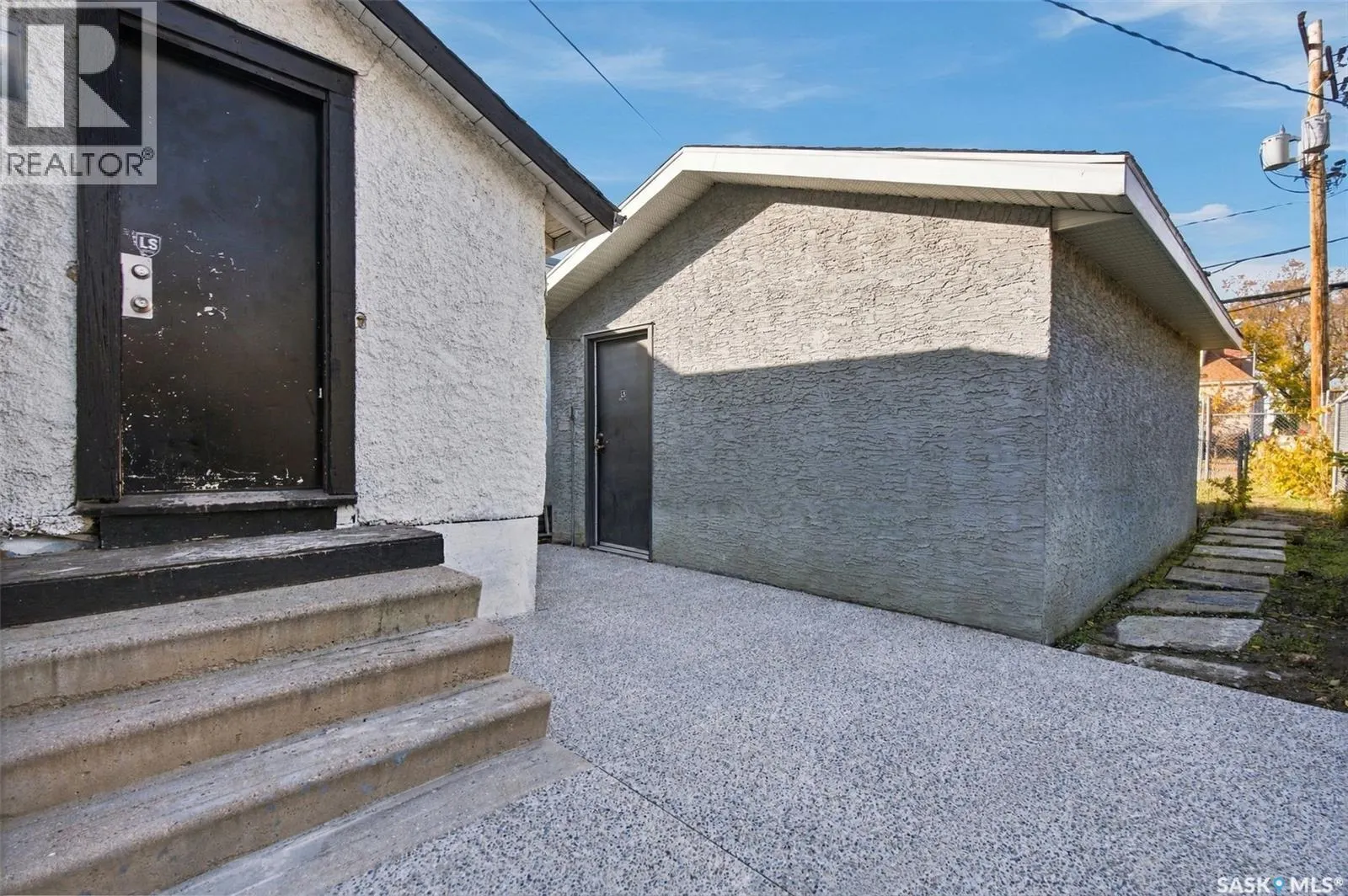 1832 Angus STREET