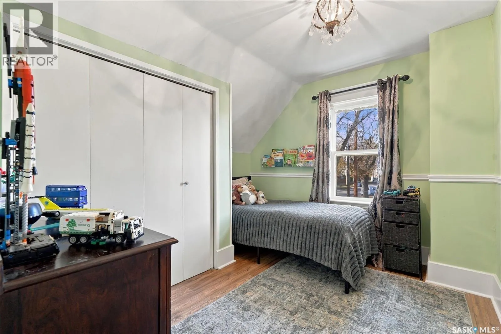 622 32nd STREET W