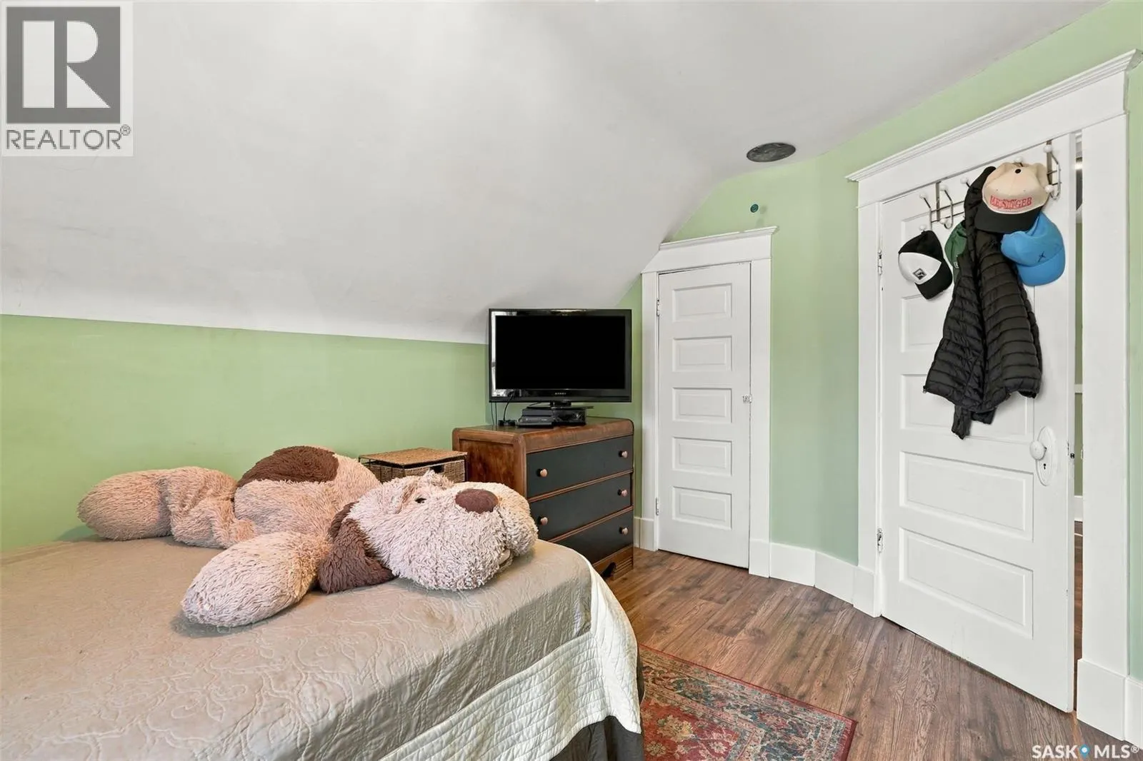 622 32nd STREET W