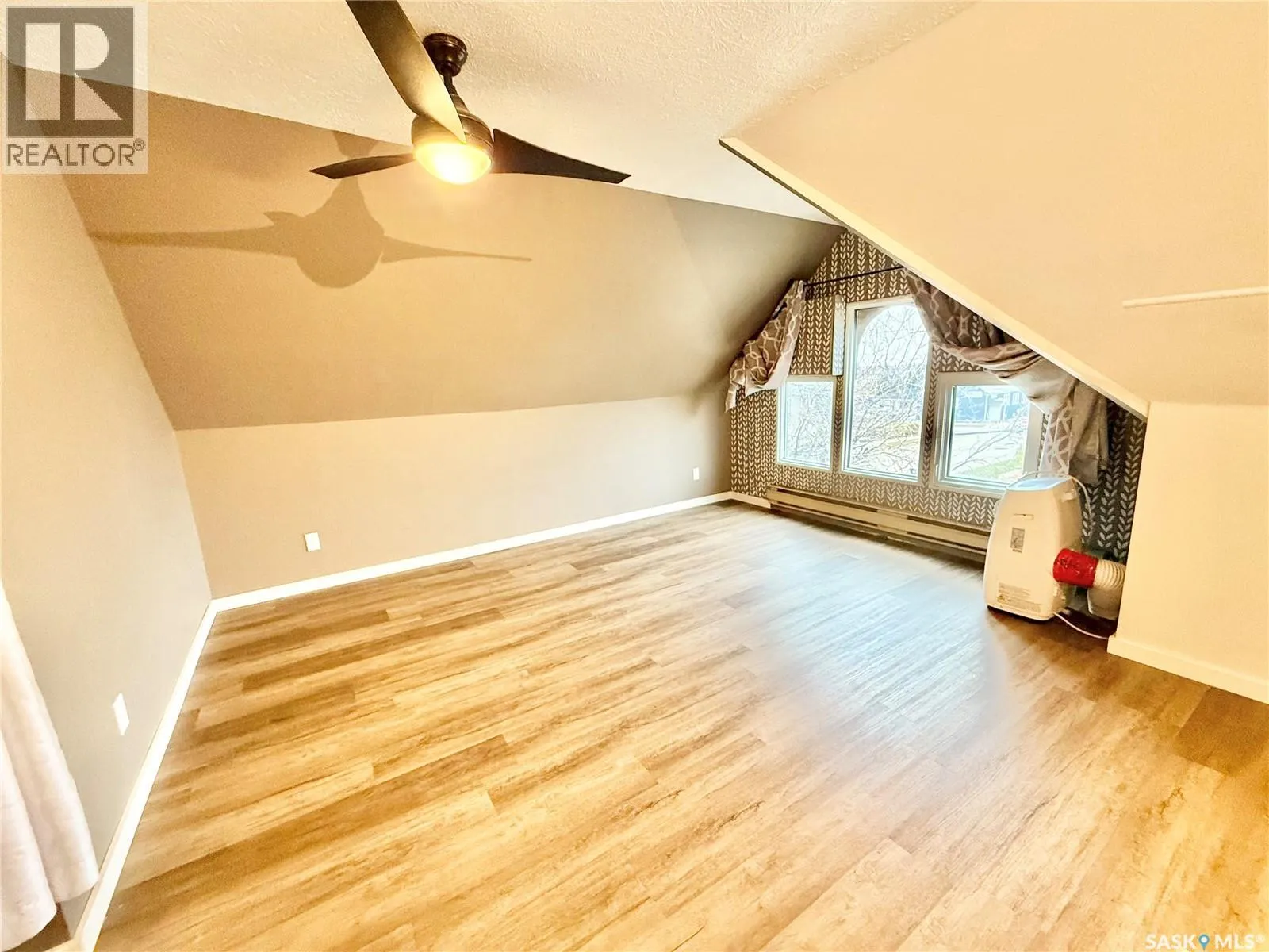 114 2nd AVENUE SE