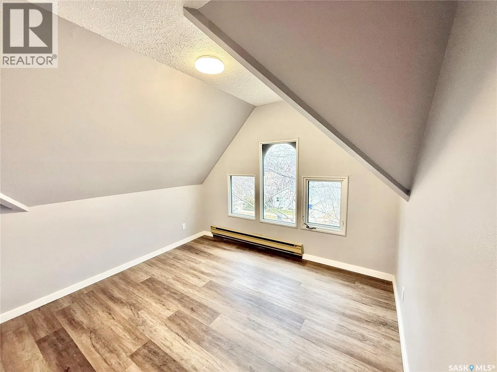 114 2nd AVENUE SE