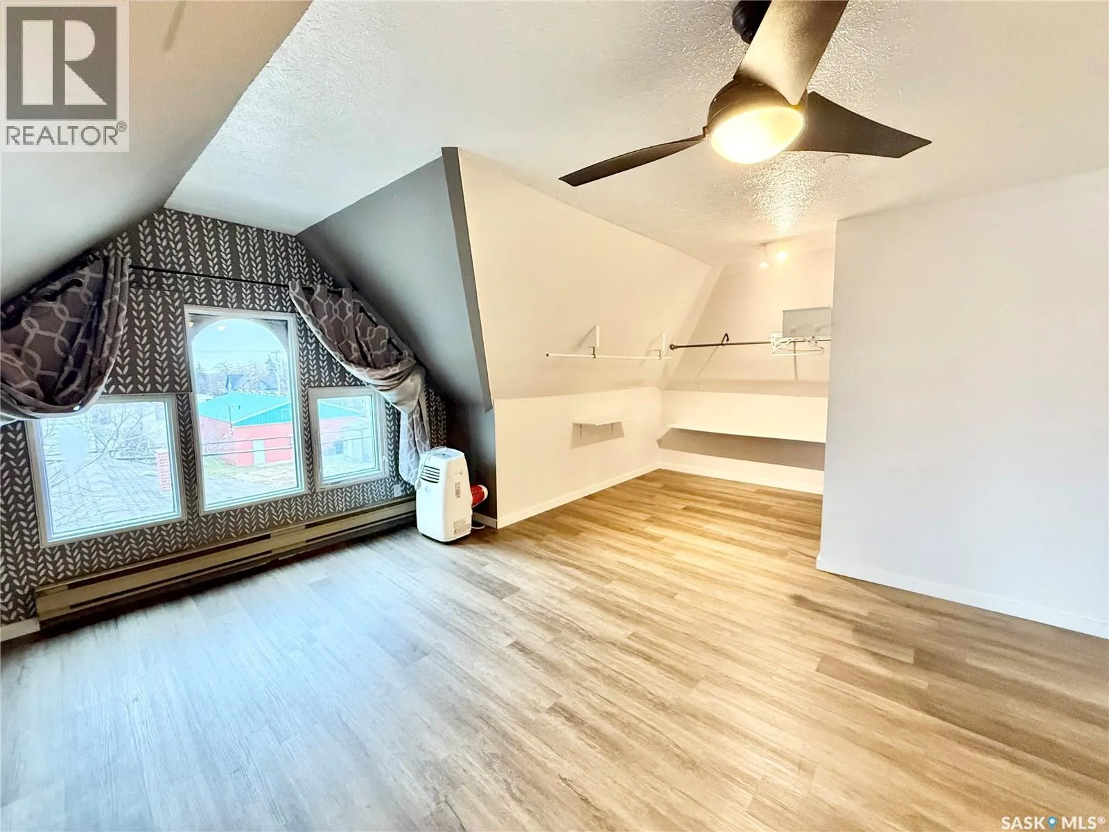 114 2nd AVENUE SE