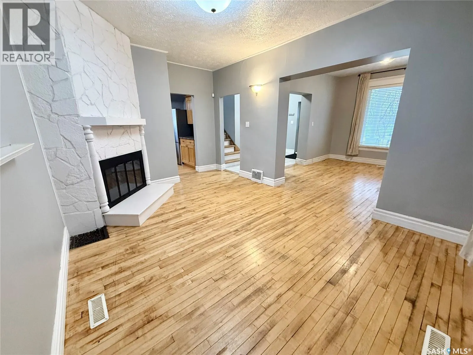 114 2nd AVENUE SE