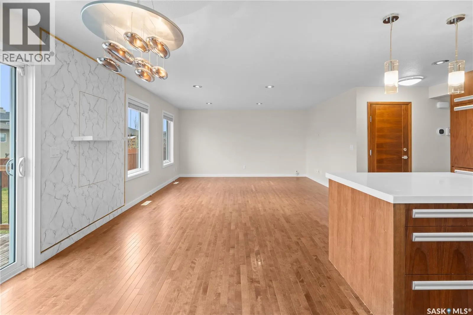 435 Pichler CRESCENT