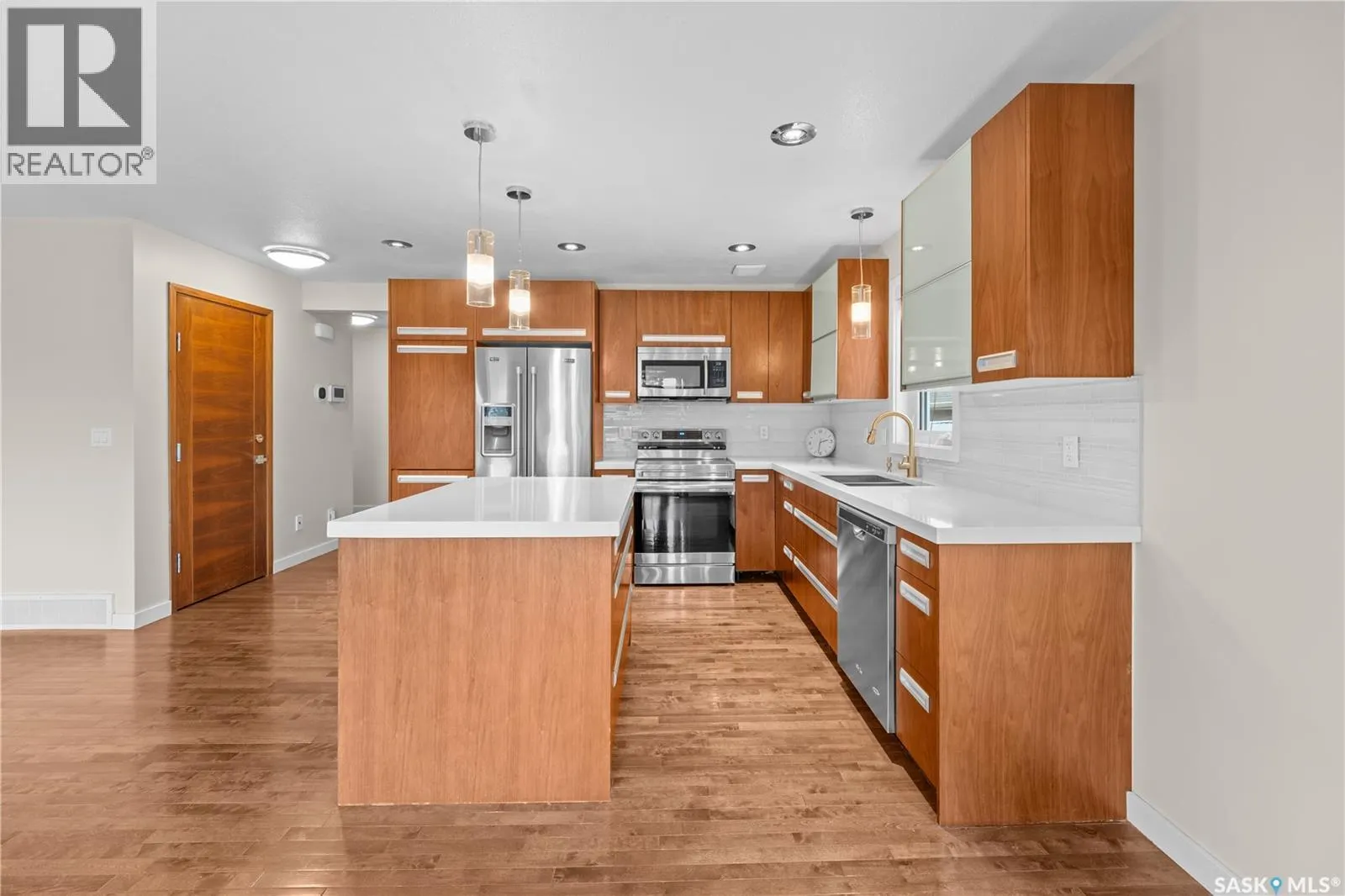 435 Pichler CRESCENT