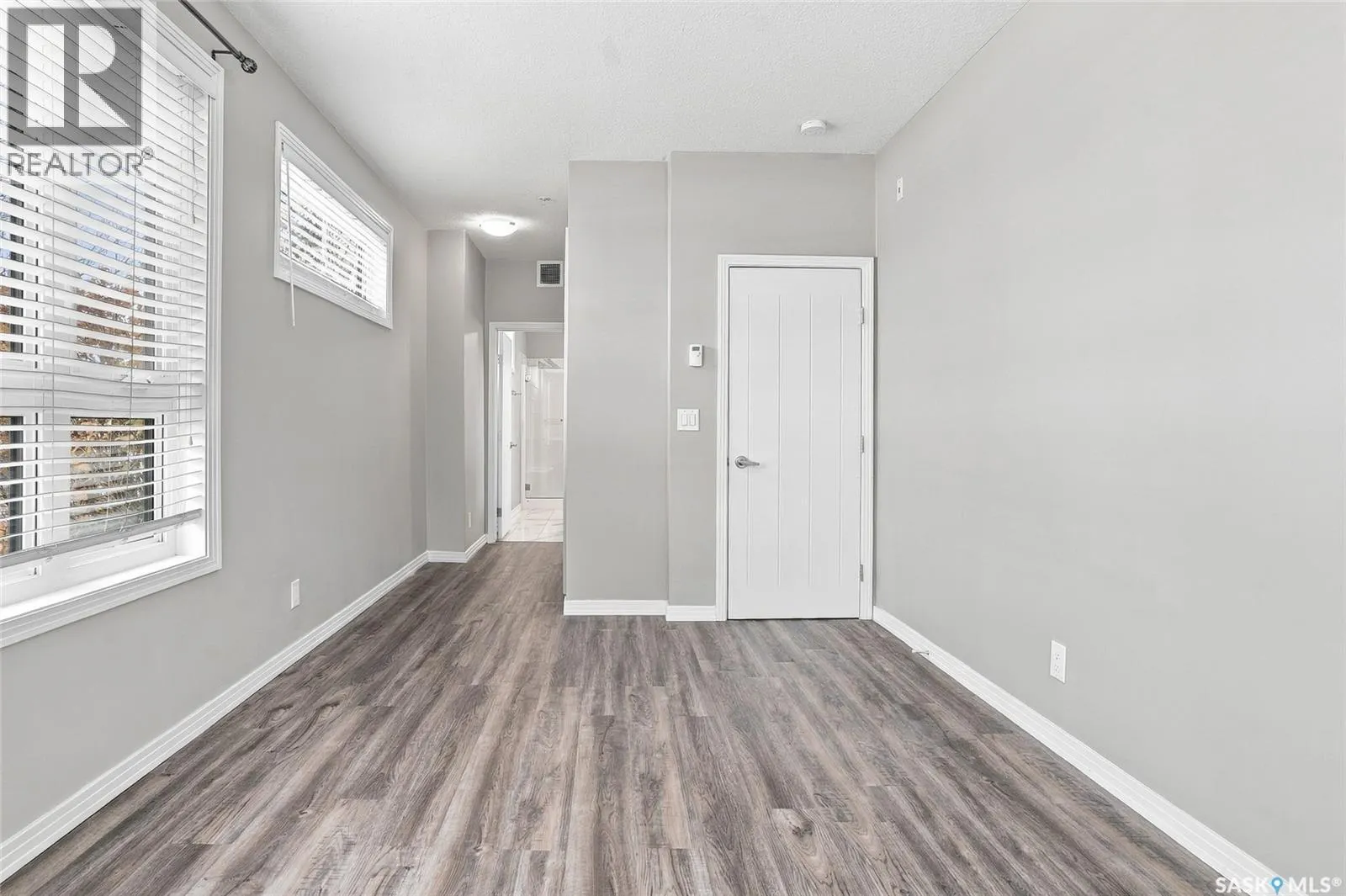122 235 Evergreen SQUARE