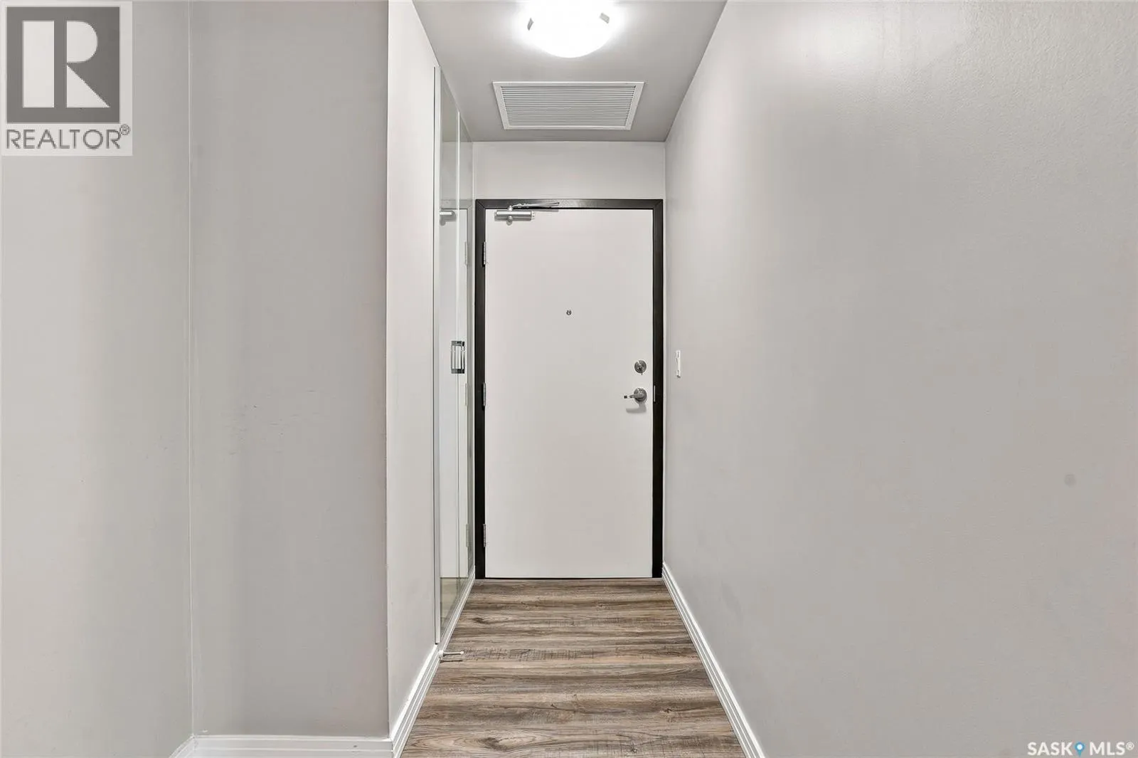 122 235 Evergreen SQUARE