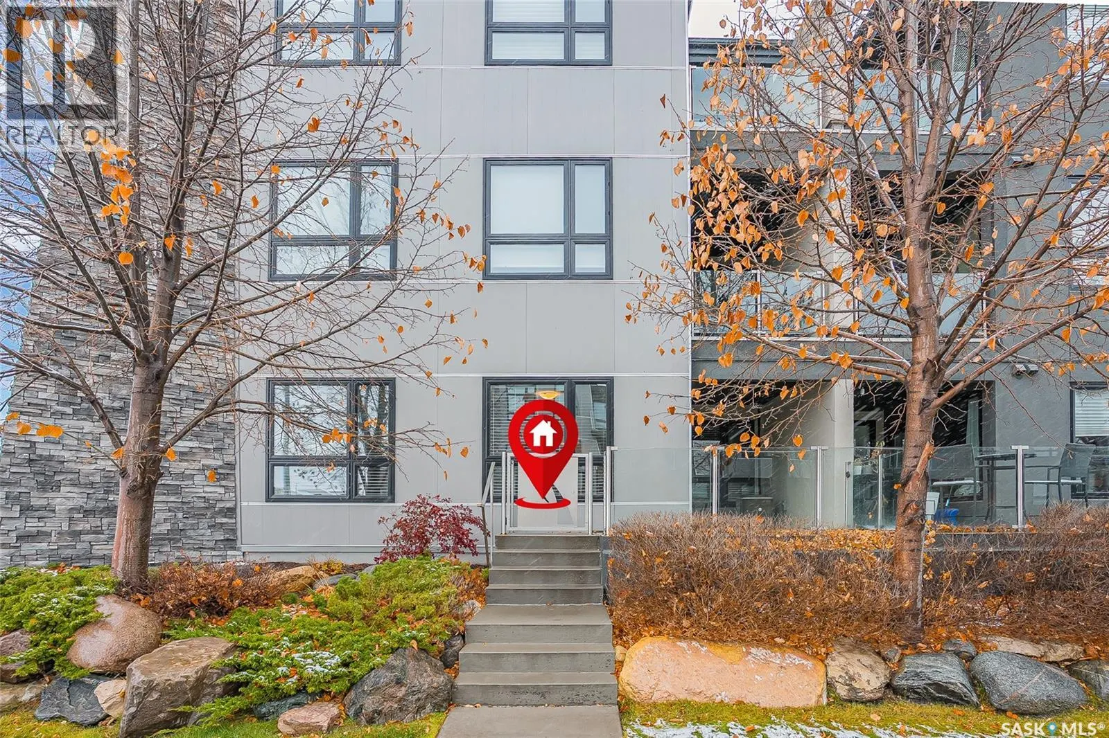 122 235 Evergreen SQUARE