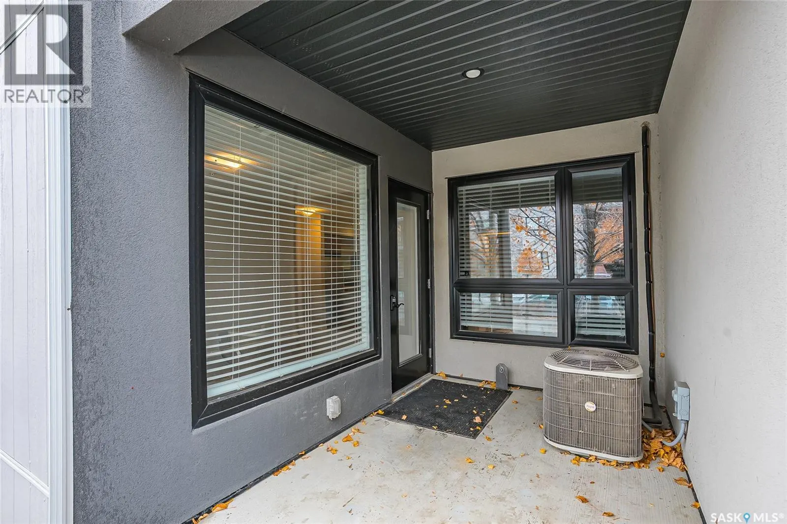 122 235 Evergreen SQUARE