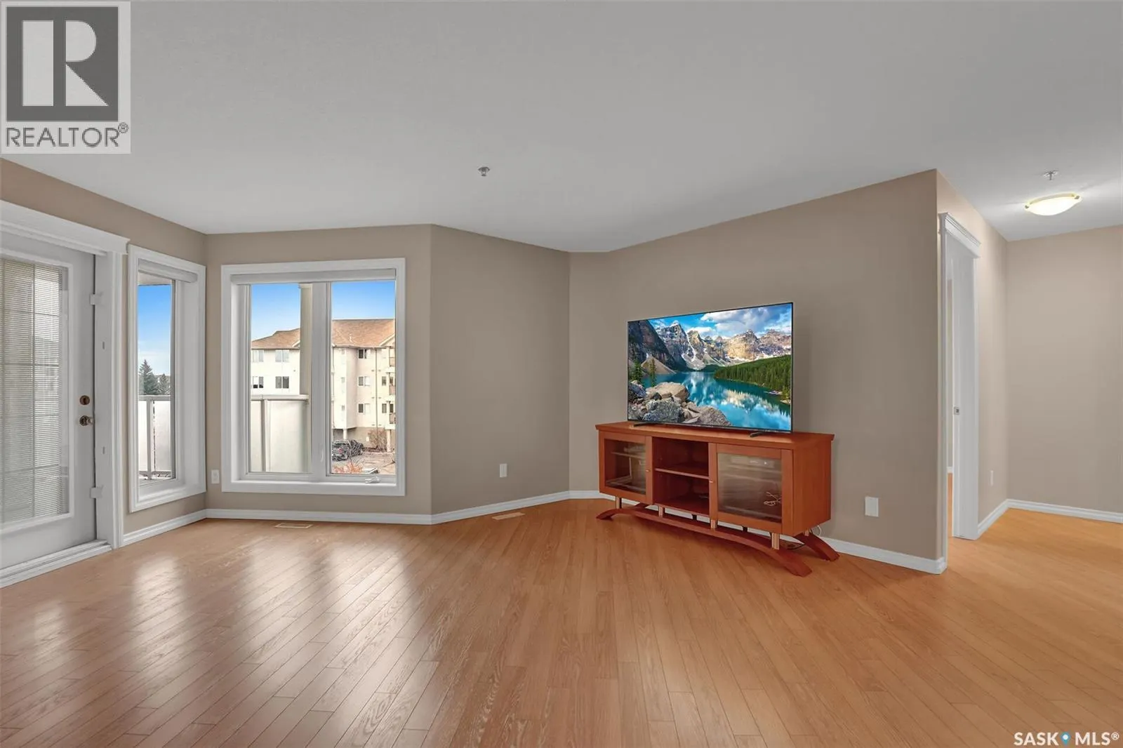 301 2885 Arens ROAD E