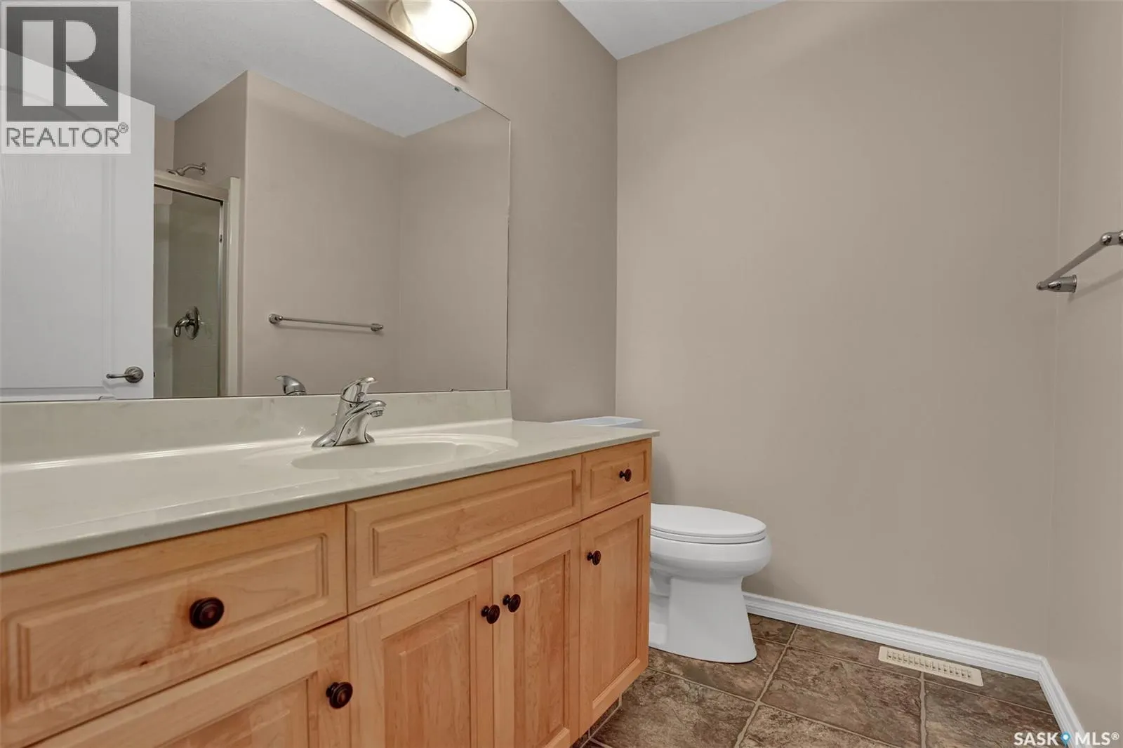 301 2885 Arens ROAD E
