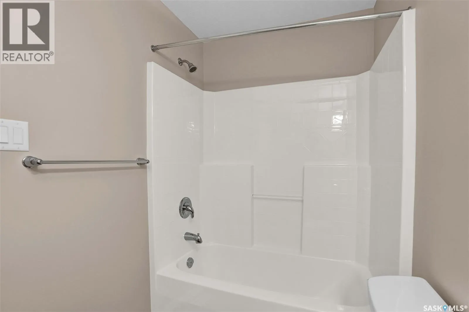 301 2885 Arens ROAD E