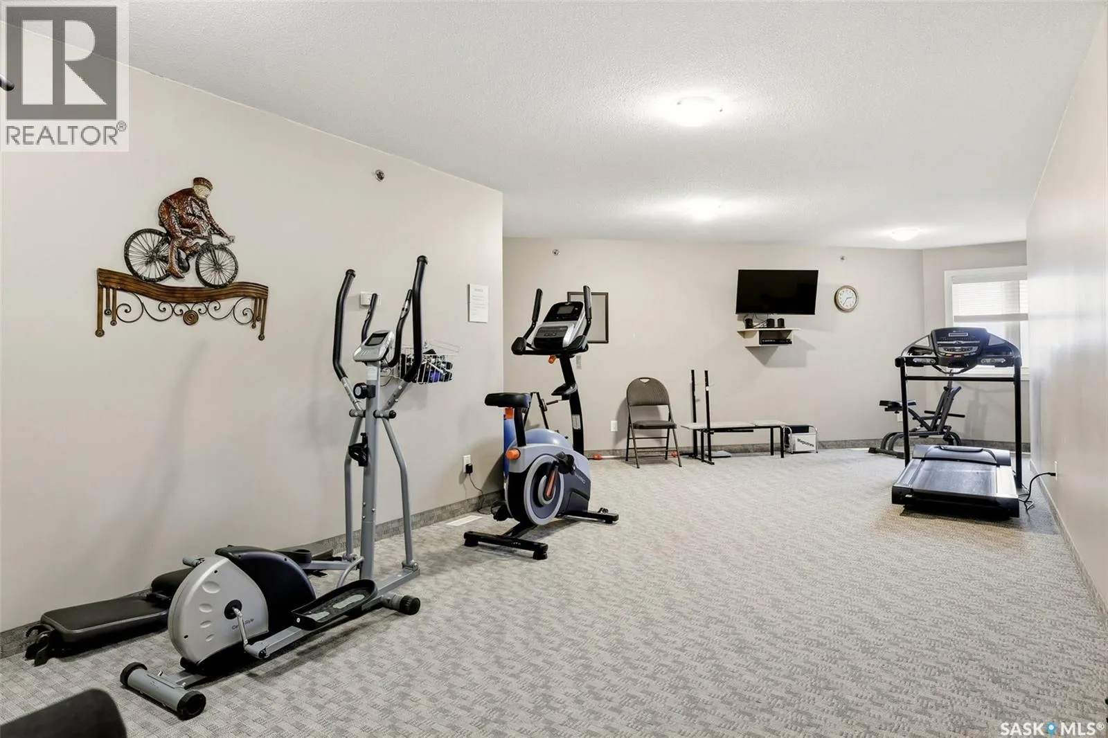 301 2885 Arens ROAD E