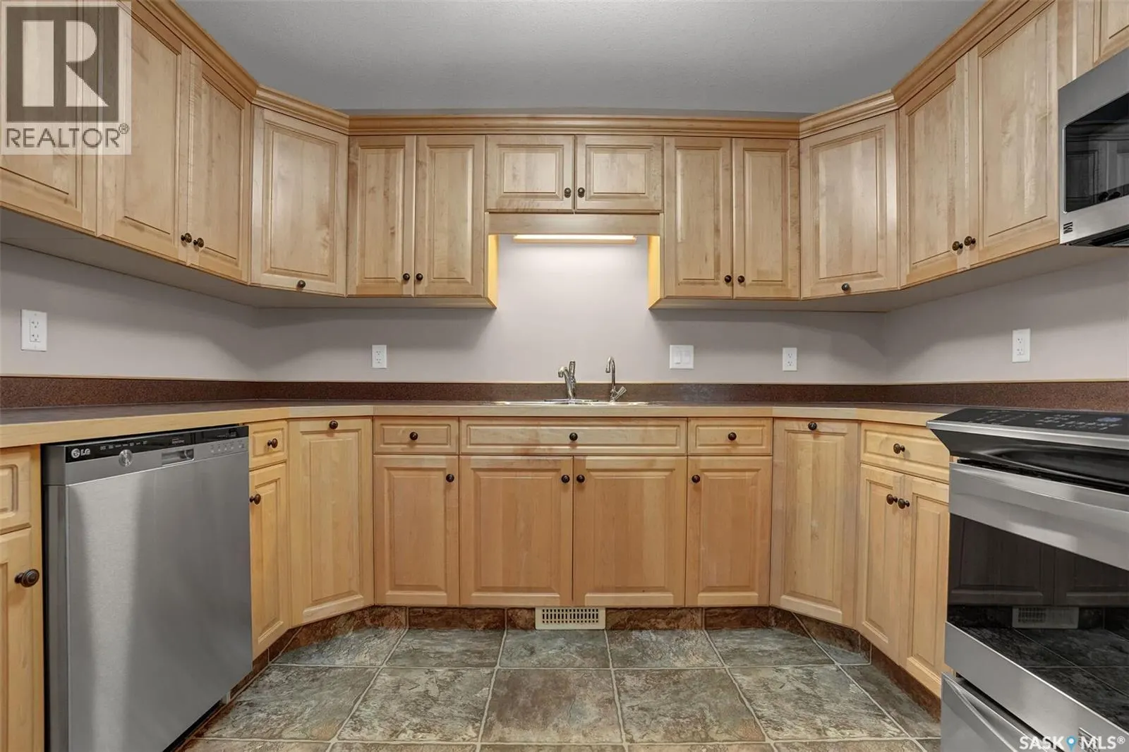 301 2885 Arens ROAD E