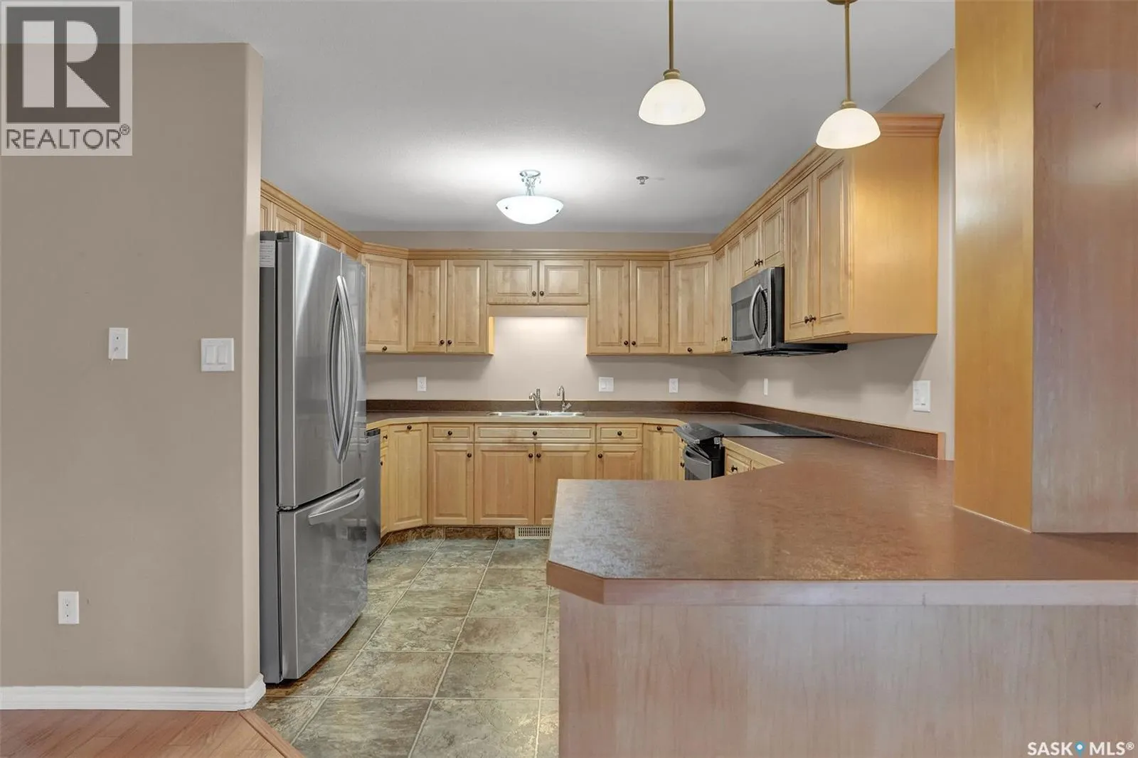 301 2885 Arens ROAD E