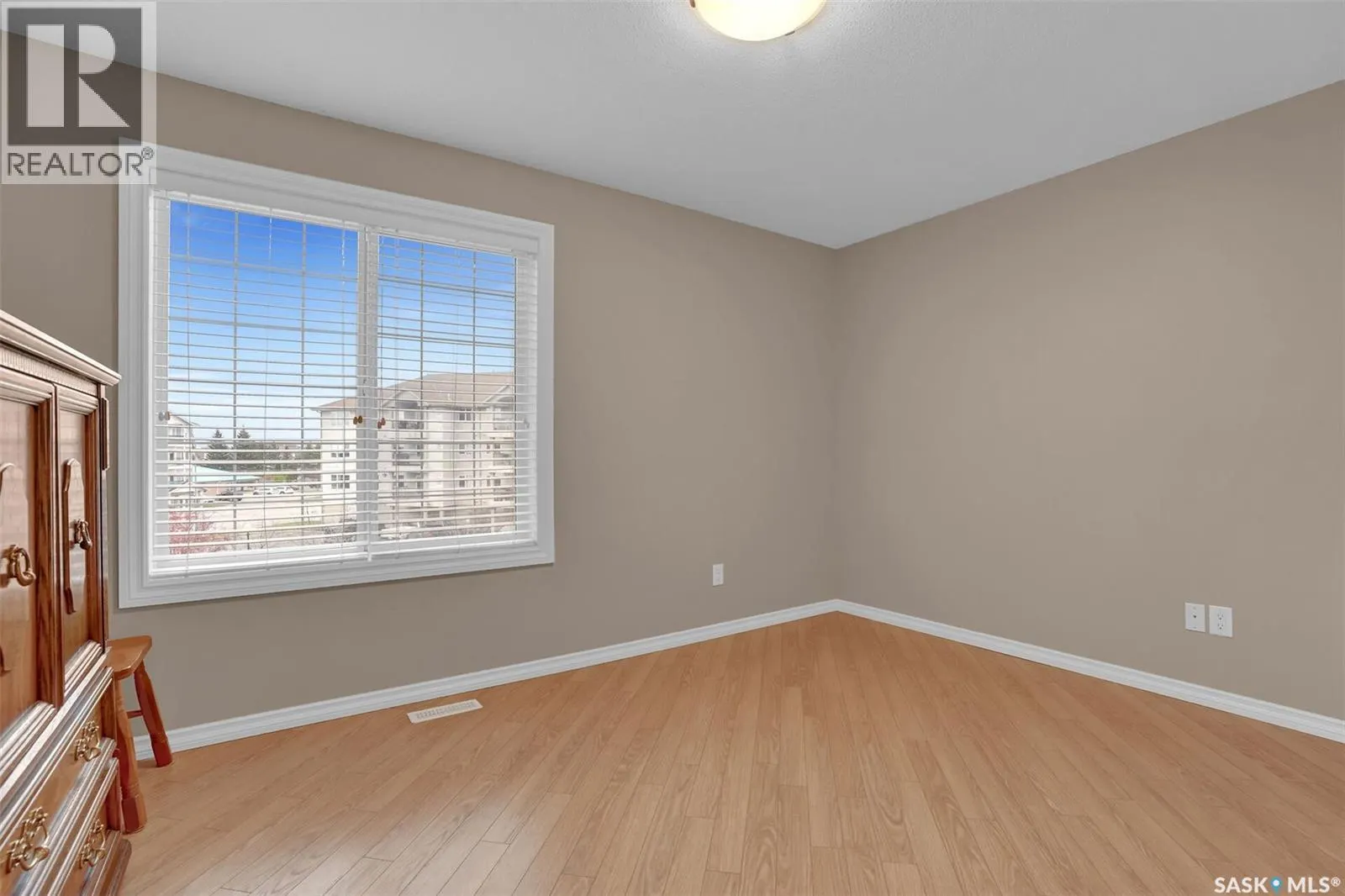 301 2885 Arens ROAD E