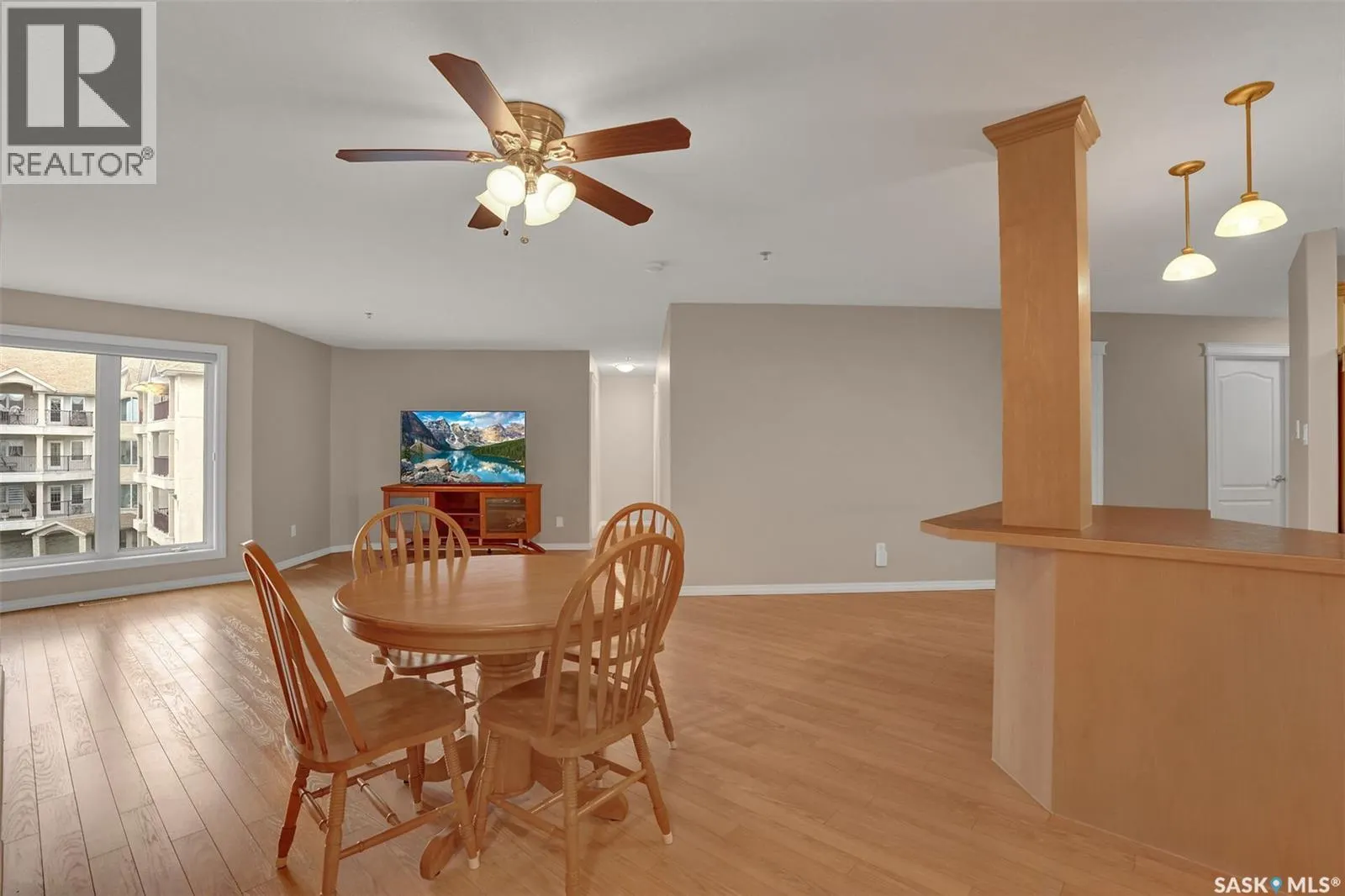 301 2885 Arens ROAD E