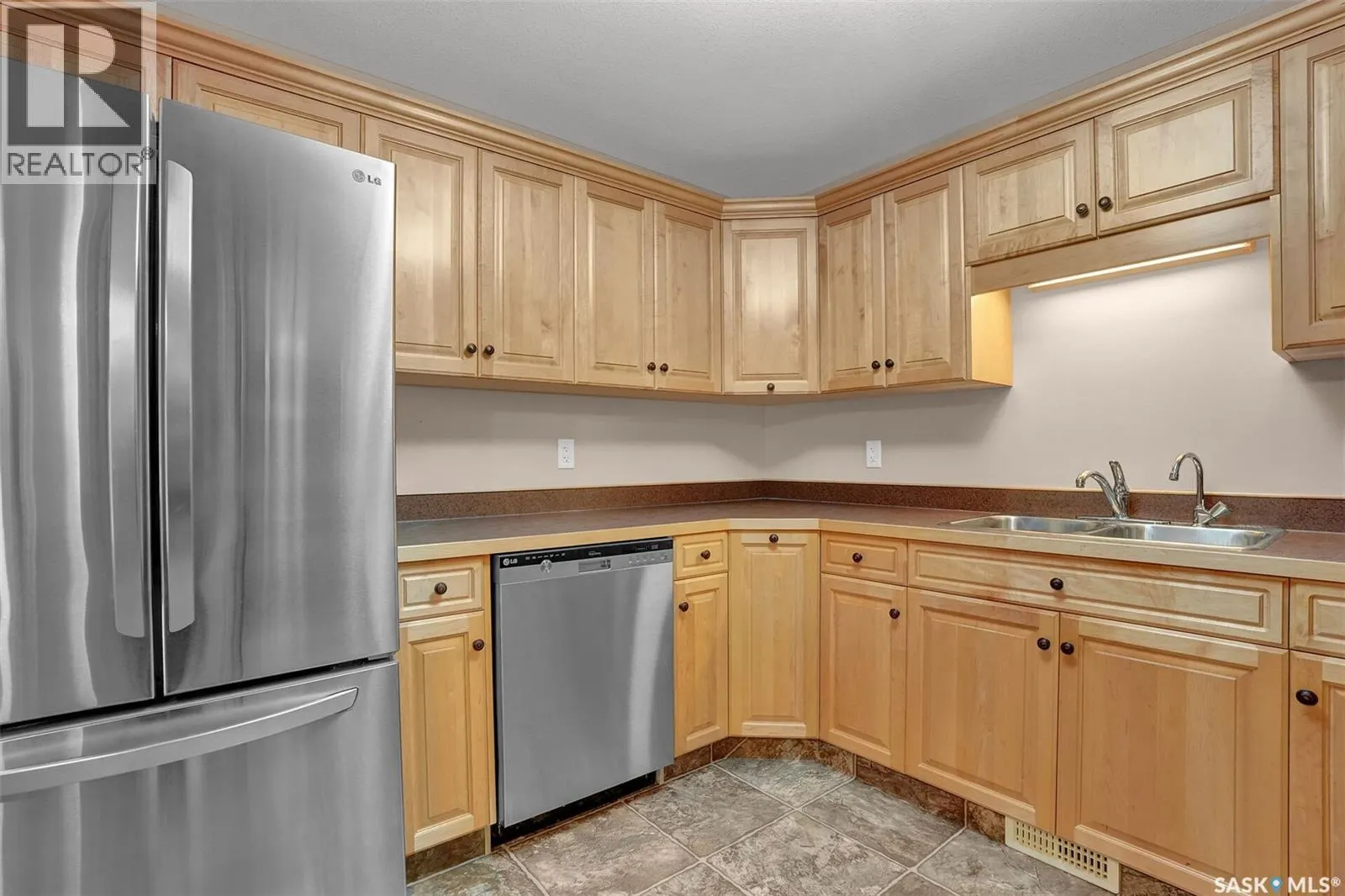 301 2885 Arens ROAD E