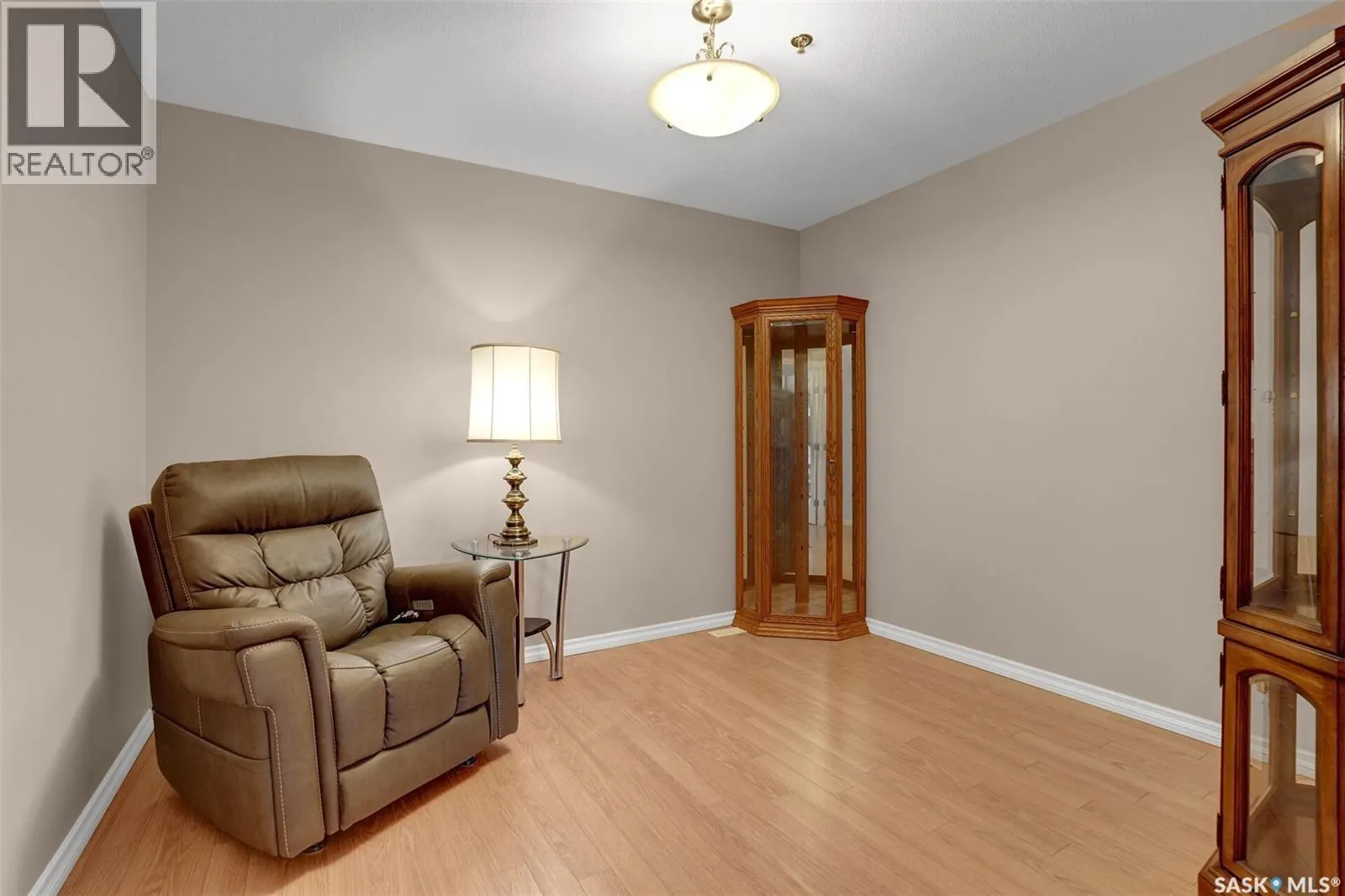 301 2885 Arens ROAD E