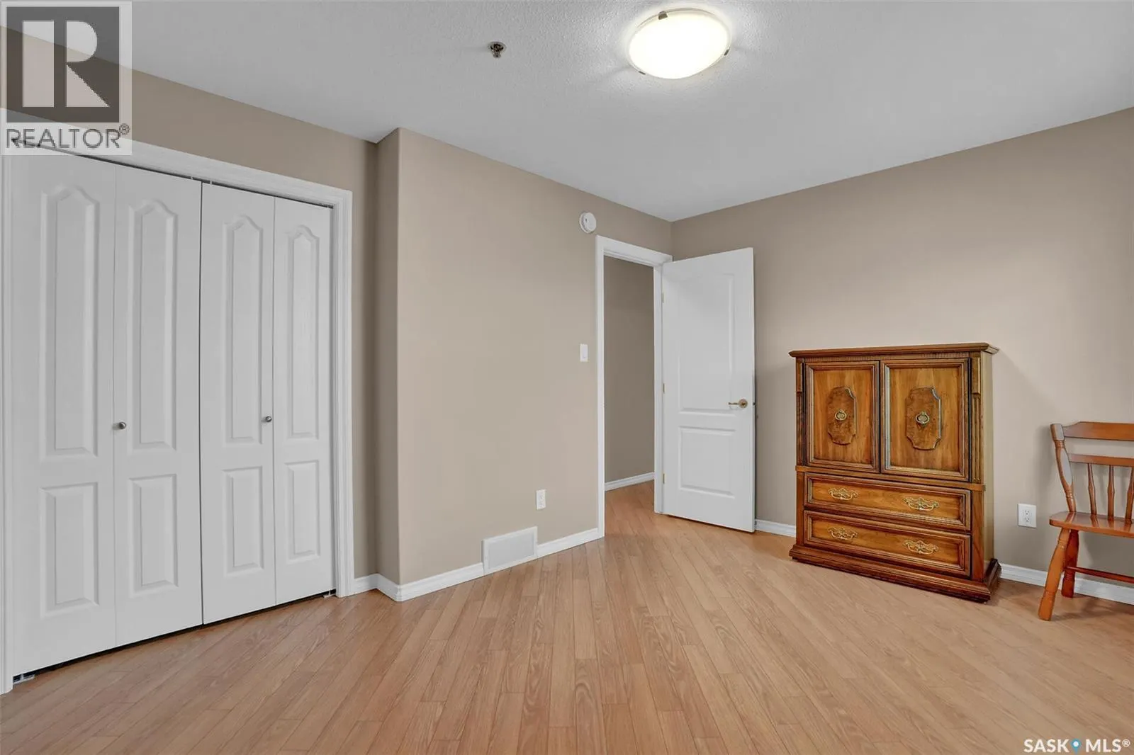 301 2885 Arens ROAD E