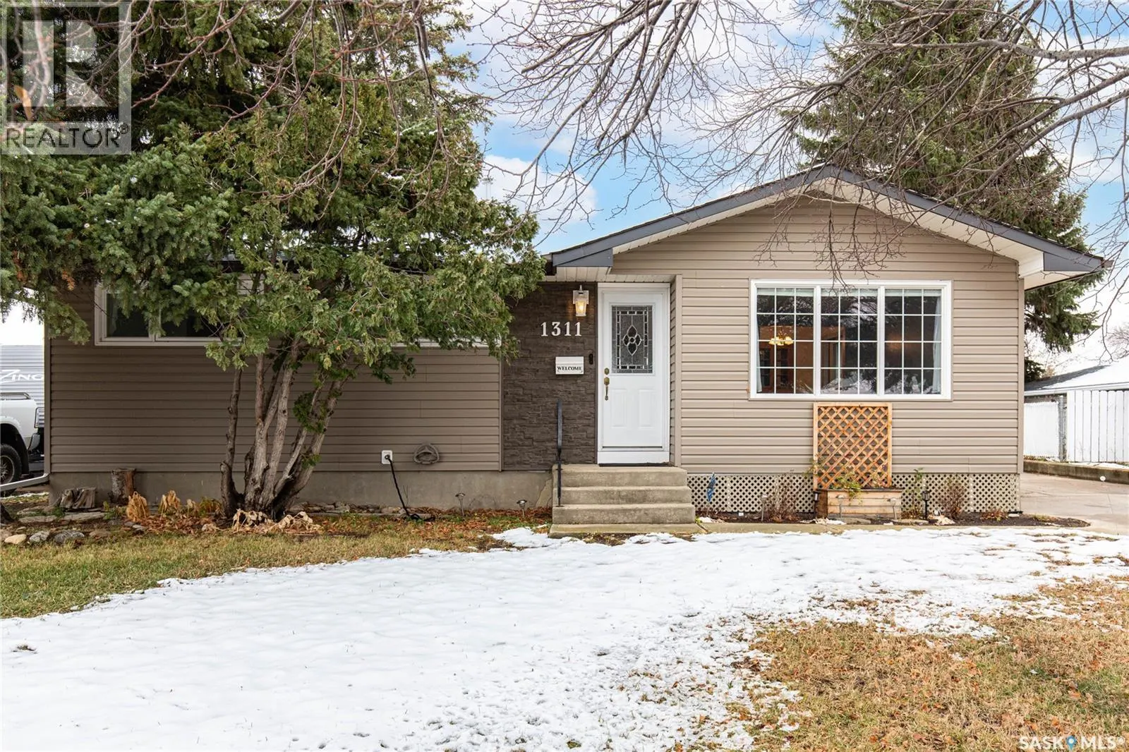 1311 King CRESCENT