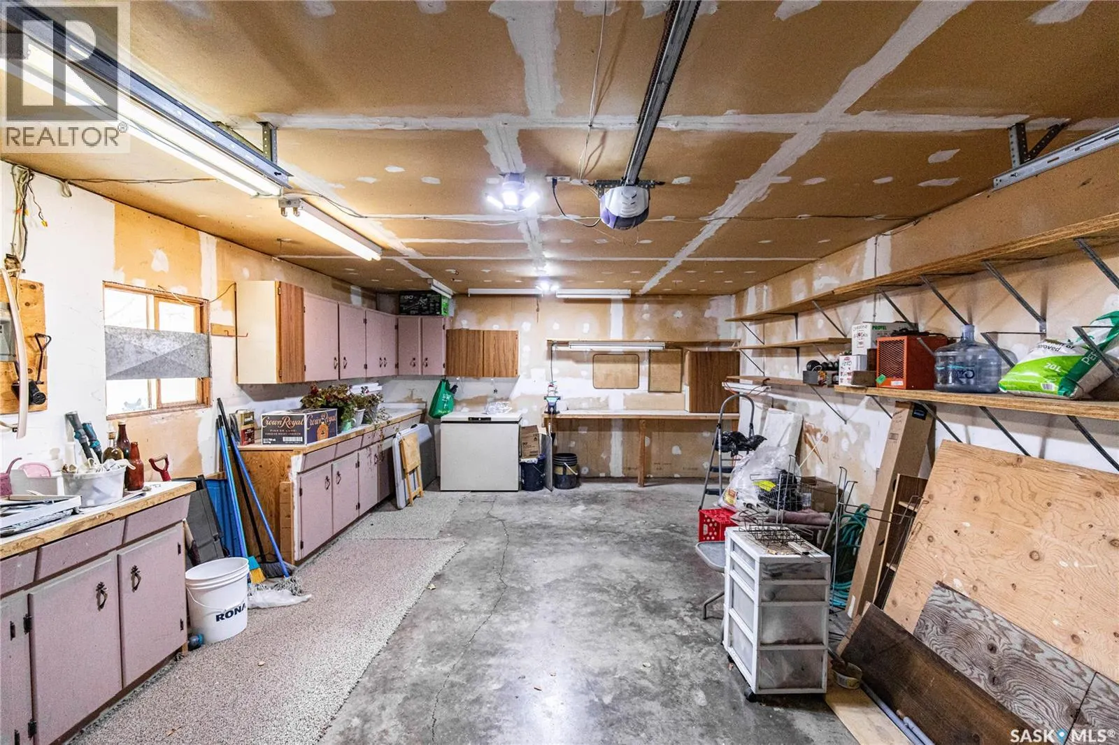 1311 King CRESCENT