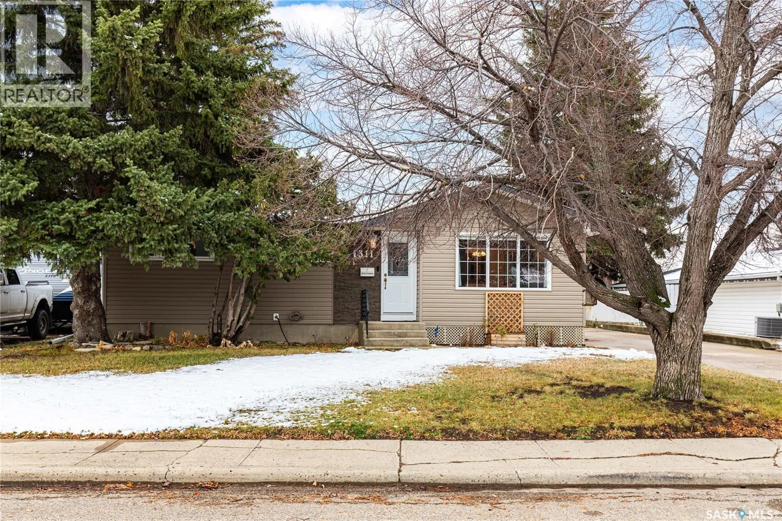 1311 King CRESCENT