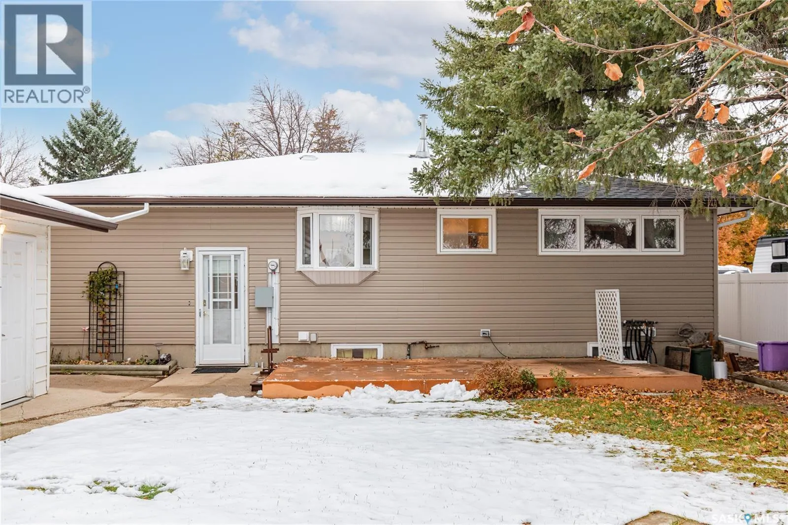 1311 King CRESCENT