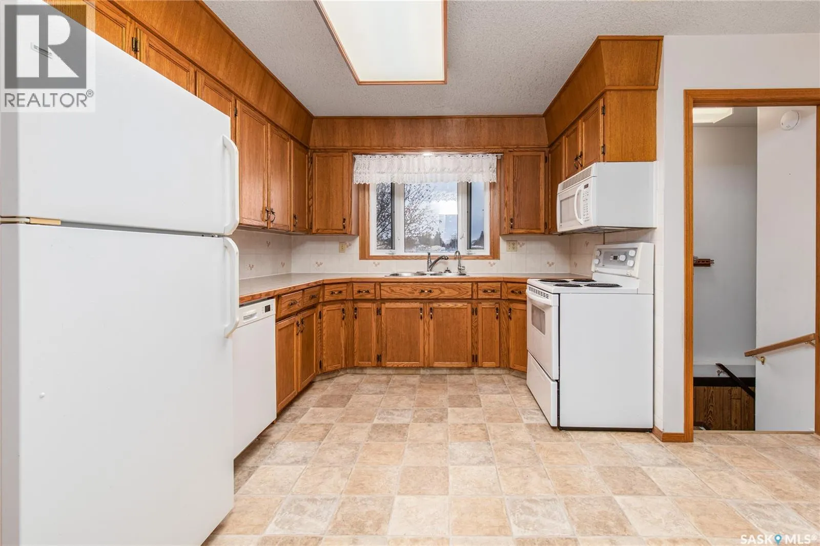 1311 King CRESCENT