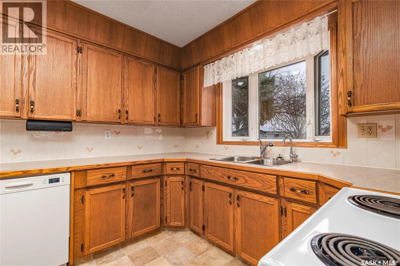 1311 King CRESCENT