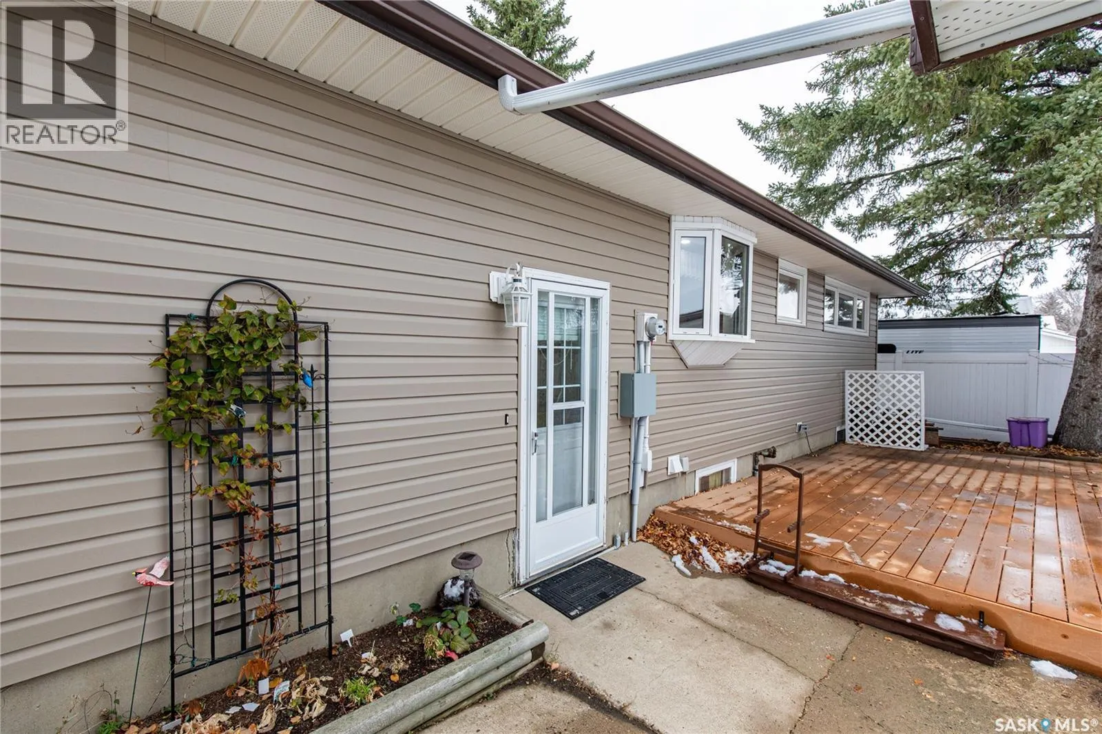 1311 King CRESCENT