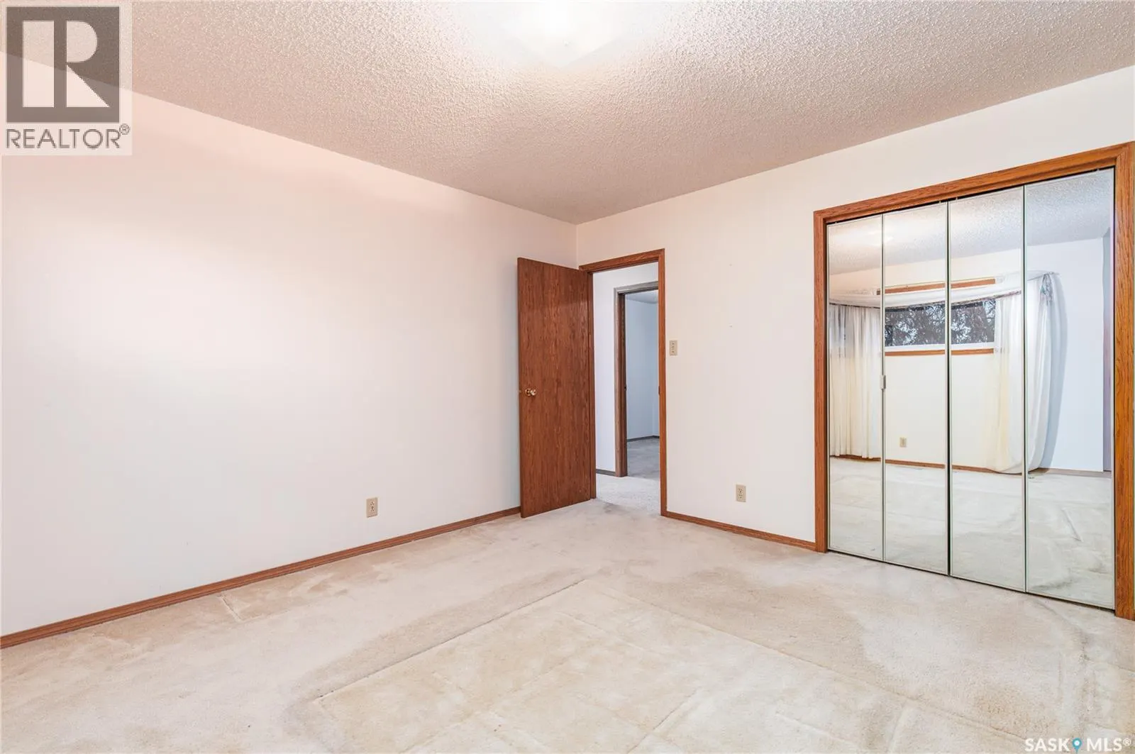 1311 King CRESCENT