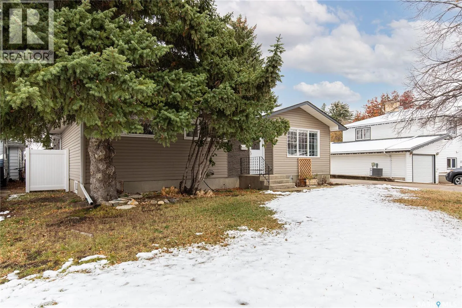 1311 King CRESCENT