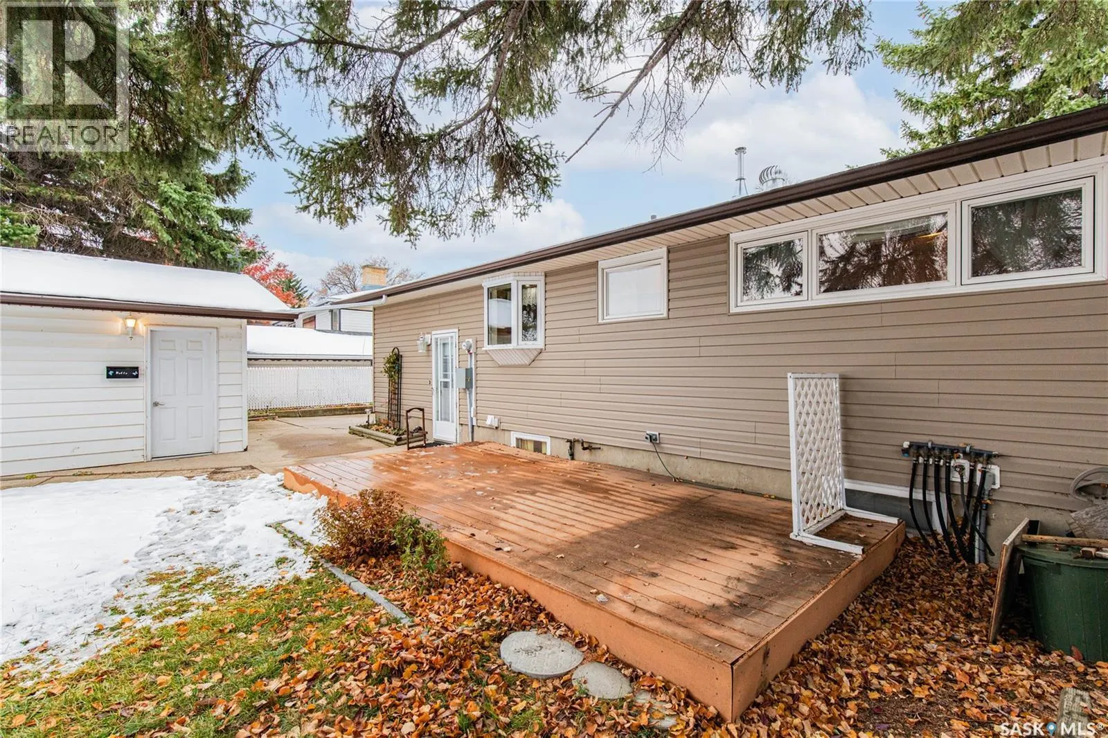 1311 King CRESCENT