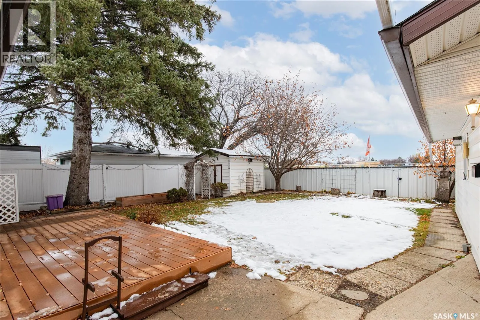 1311 King CRESCENT