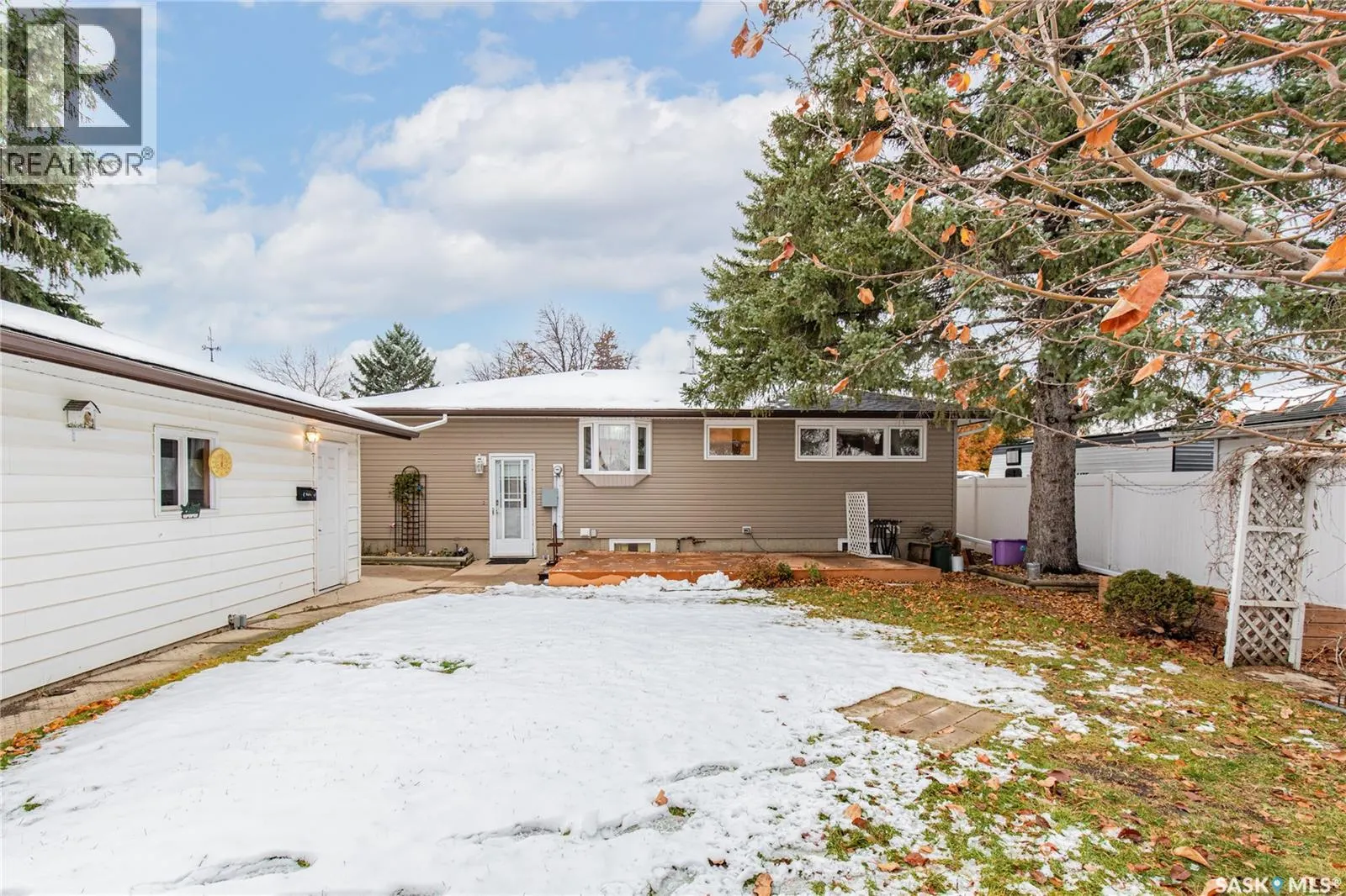 1311 King CRESCENT