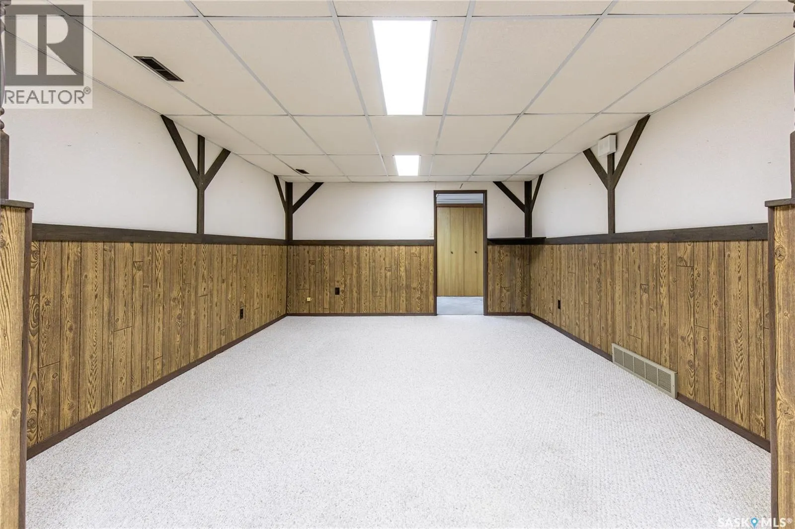 1311 King CRESCENT